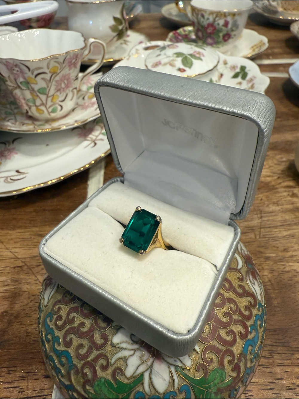 Gold Ring with Emerald Green Stone